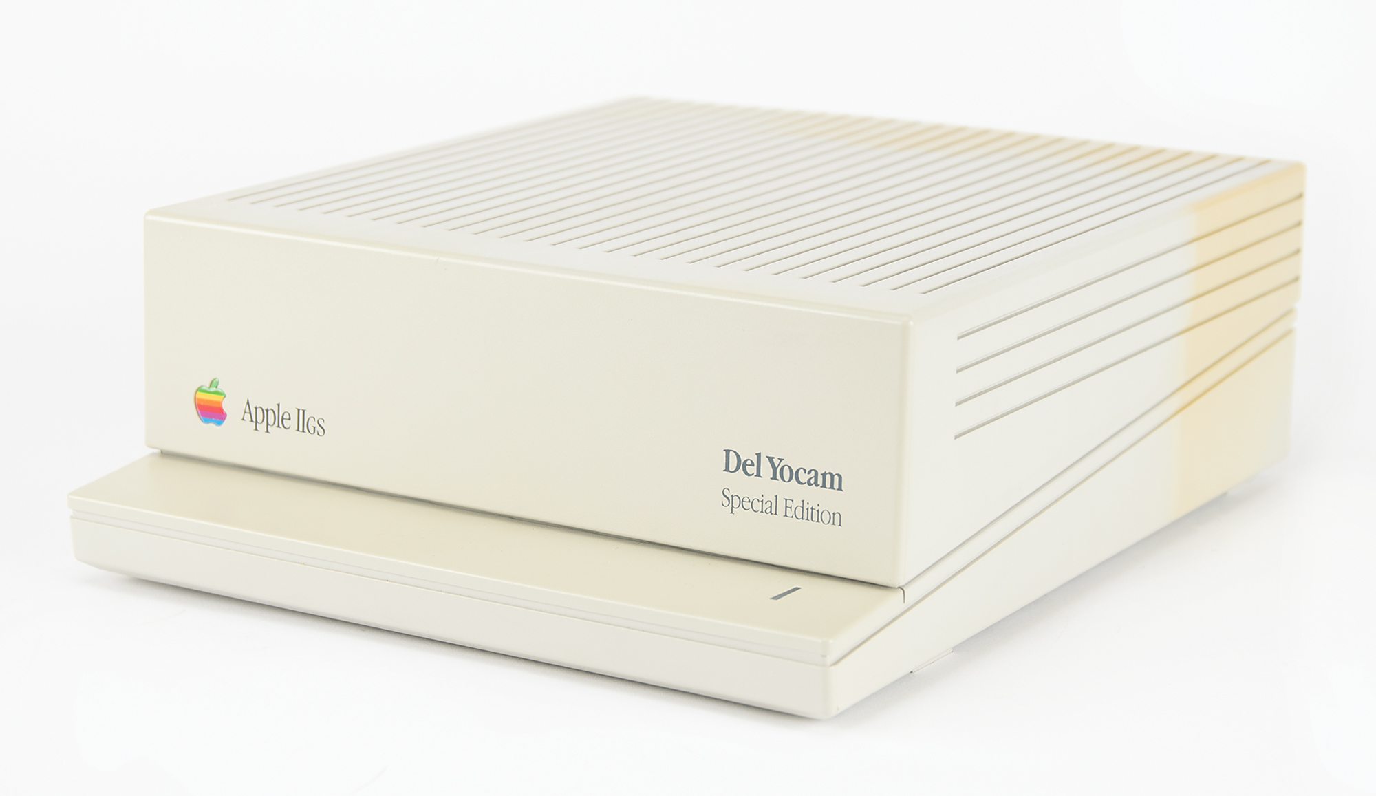 Lot #8016 Del Yocam's Special Edition Apple IIGS with Original Box