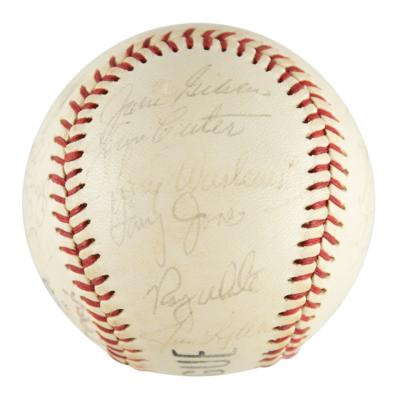 Lot #915 NY Yankees: 1971 Team-Signed Baseball w/ Munson - Image 4