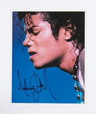 Lot #728 Michael Jackson Signed Photograph - Image 2