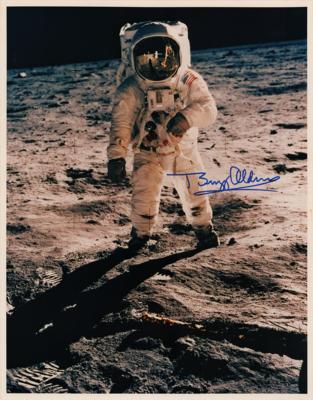 Lot #9296 Buzz Aldrin Signed Photograph - Image 1