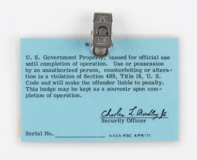 Lot #9500 John Young's Apollo 16 'Flight Readiness Review' Badge - Image 2