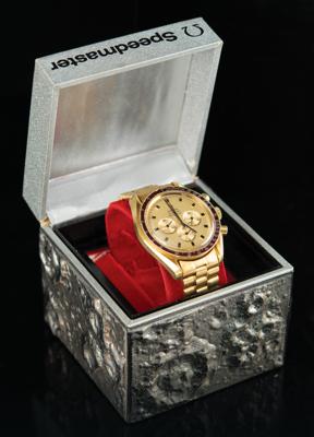 Lot #9003 Ron Evans's 18K Gold Omega Speedmaster Professional Watch - Image 2