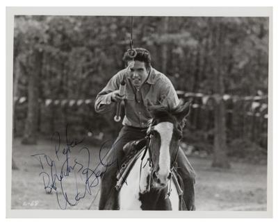 Lot #611 Warren Beatty Signed Photograph - Image 1