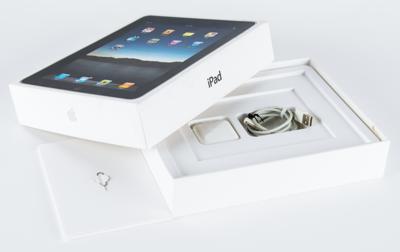Lot #6072 Steve Jobs Signed iPad - "a personal gift from Steve" - Image 3