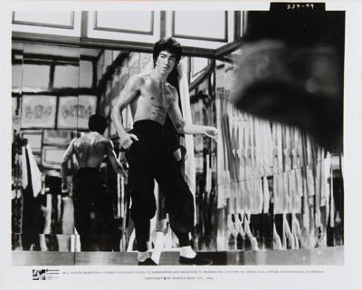 Lot #611 Bruce Lee: Enter the Dragon Keybook Photograph Binder (80+) - Image 4