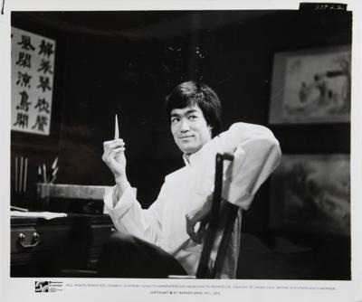 Lot #611 Bruce Lee: Enter the Dragon Keybook Photograph Binder (80+) - Image 3