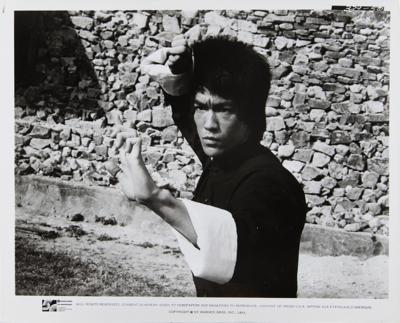 Lot #611 Bruce Lee: Enter the Dragon Keybook Photograph Binder (80+) - Image 8