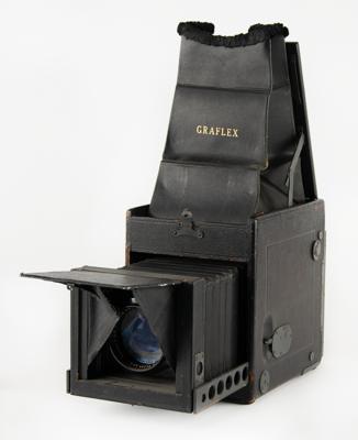 Lot #349 Clyde Sunderland's R. B. Graflex Series D Curtain Aperture Camera - Image 1