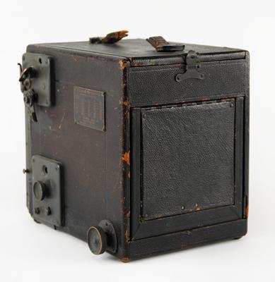 Lot #349 Clyde Sunderland's R. B. Graflex Series D Curtain Aperture Camera - Image 5