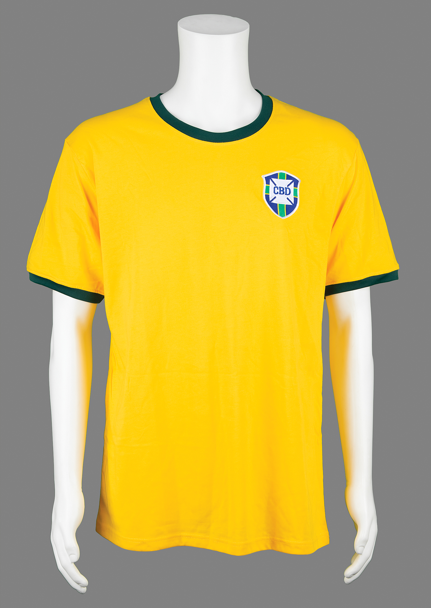 Pele Signed Soccer Jersey | RR Auction