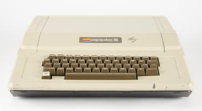 Lot #5014 Original Apple II (not II+) with Handwritten S/N 8011 and Signed by Steve Wozniak - Image 6