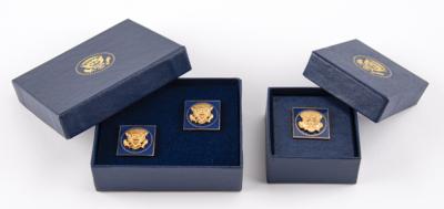 Lot #102 Donald Trump Presidential Jewelry Gifts: Cufflinks and Lapel Pin - Image 1