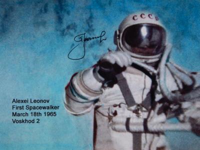 Lot #430 Alexei Leonov Signed Oversized Photograph - Image 1