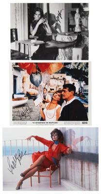 Lot #903 Sophia Loren (5) Signed Photographs - Image 1