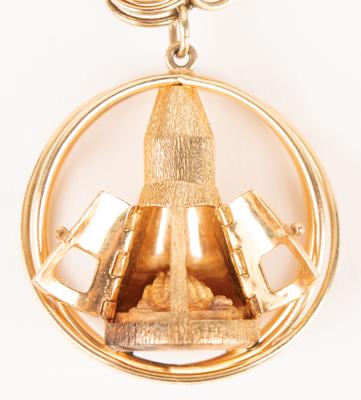 Lot #7006 Jo Schirra's Mercury-Apollo Charm Bracelet including (4) Flown Charms, with Rare Gold Apollo 7 Robbins Medallion - Image 7