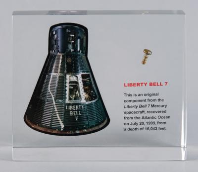 Lot #7021 Gus Grissom: Liberty Bell 7 Flown Screw
