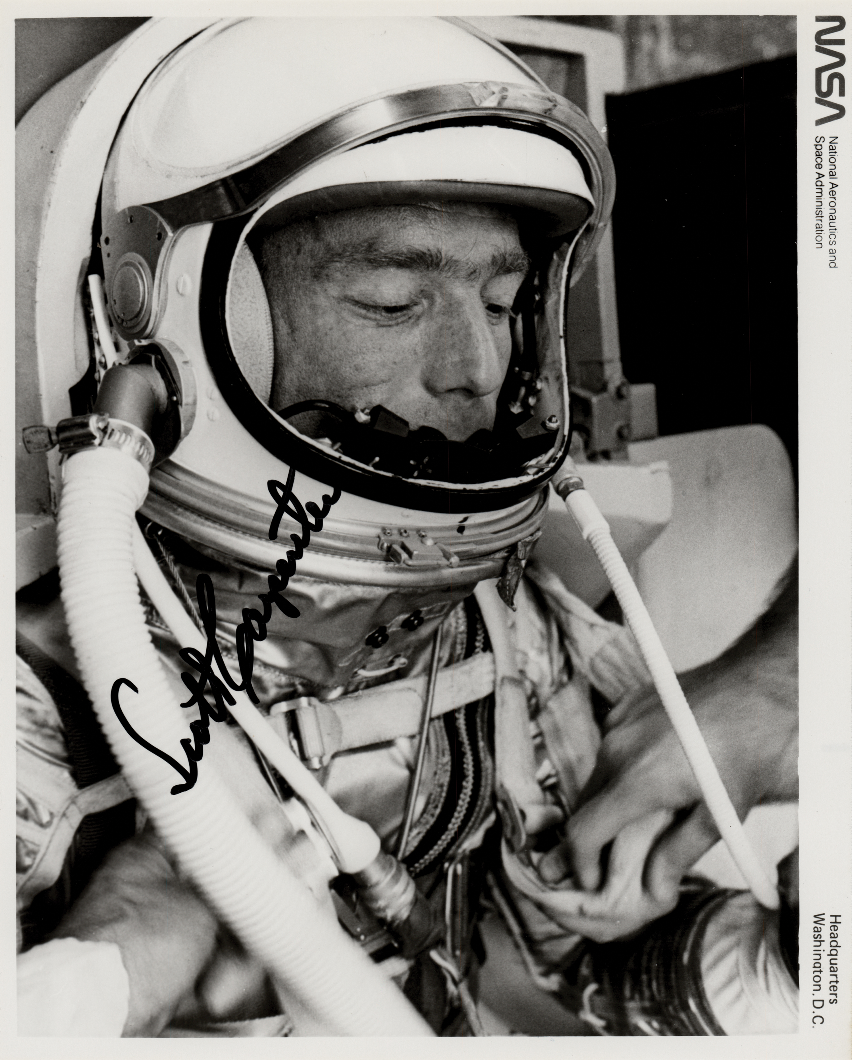 Lot #7007 Scott Carpenter Signed Photograph - Image 1