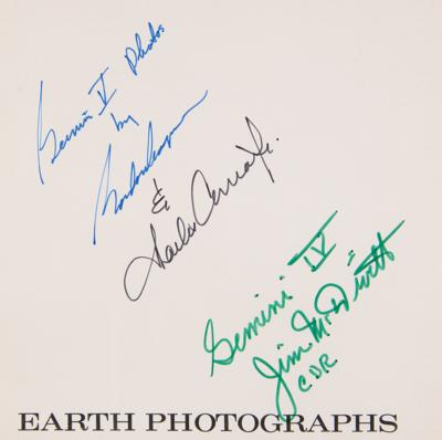 Lot #366 Gemini Astronauts (3) Signed Book: Gordon Cooper, Charles Conrad, and Jim McDivitt - Image 2