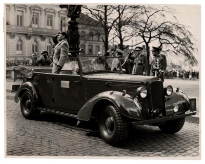 Lot #279 Montgomery of Alamein Signed Photograph with 'The Victory Car' - Image 1