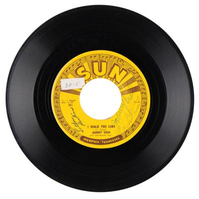 Lot #9130 Johnny Cash and the Tennessee Two Multi-Signed 45 RPM Single Record for 'I Walk the Line / Get Rhythm' (Sun Records) - Image 2