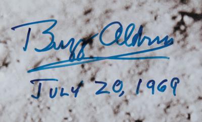 Lot #280 Buzz Aldrin Oversized Signed Photograph - Image 3