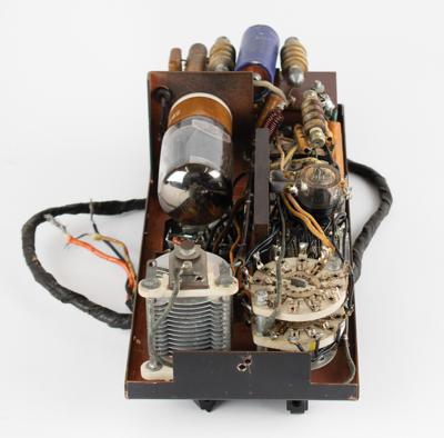 Lot #2200 WWII: SSTR-1 Spy Radio Transmitter - Image 5