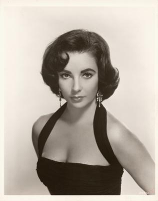 Lot #700 Elizabeth Taylor Vintage Photograph - Image 1