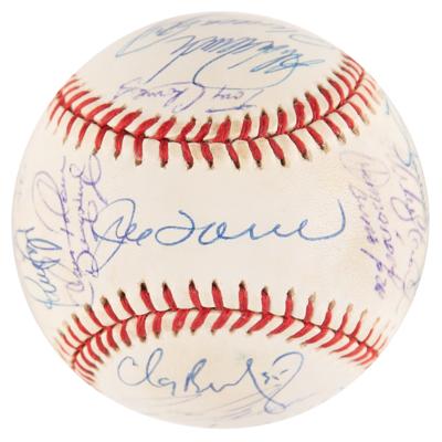 Lot #744 NY Yankees: 2000 Team-Signed Baseball - Image 1