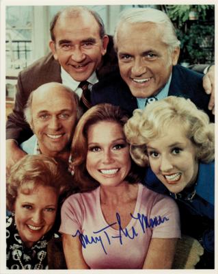 Lot #668 Mary Tyler Moore Signed Photograph - Image 1