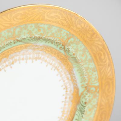 Lot #157 Al Capone's Personally-Owned and -Used Hutschenreuther ‘Royal Bavarian’ 24K Gold Border Dinner Plate - Image 3