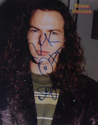 Lot #532 Pearl Jam: Eddie Vedder Signed Photograph - Image 1