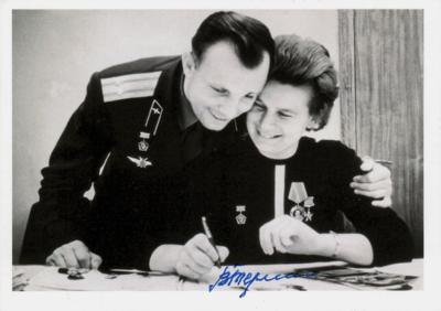 Lot #358 Valentina Tereshkova Signed Photograph - Image 1