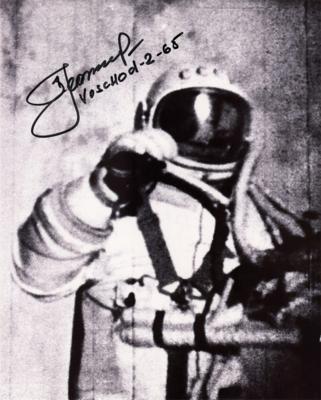 Lot #499 Alexei Leonov Signed Photograph - Image 1