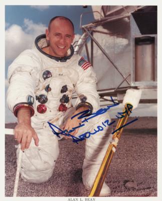 Lot #427 Alan Bean Signed Photograph - Image 1