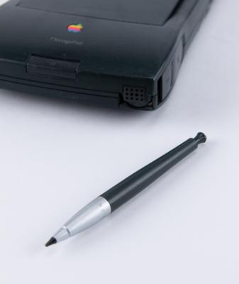 Lot #3035 Apple Newton MessagePad 110 (with Box) - Image 7
