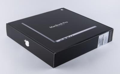 Lot #3047 Apple MacBook Pro (Unopened 1st Generation Intel, 2GB) 17-inch - Image 3