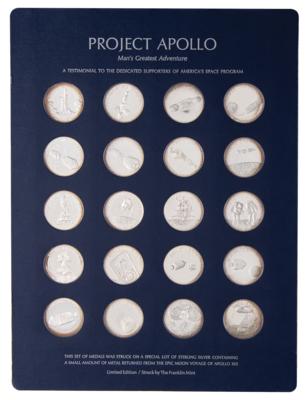 Lot #4229 Apollo 13: Franklin Mint Limited Edition Medallion Set - 'Project Apollo' (1972) - Image 1