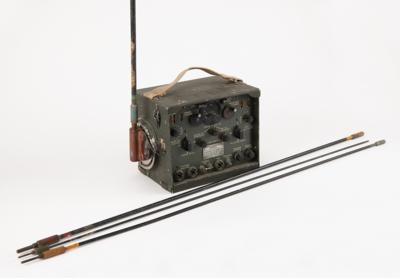 Lot #404 WWII American TBY-4 Two-Way 'Code Talker' Radio Transmitter/Receiver - Image 2