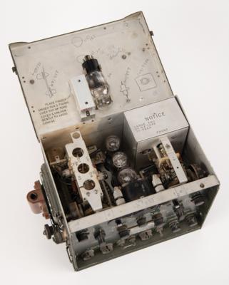 Lot #404 WWII American TBY-4 Two-Way 'Code Talker' Radio Transmitter/Receiver - Image 4