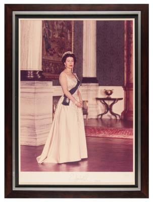 Lot #208 Queen Elizabeth II Oversized Signed Photograph (1968) - Image 2