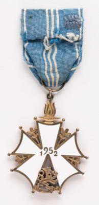 Lot #3182 Helsinki 1952 Summer Olympics 'First Class Cross of Merit' Badge - Image 2