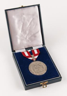 Lot #3090 Innsbruck 1976 Winter Olympics Silver Winner's Medal for Ice Hockey - Image 6