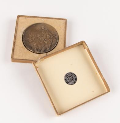 Lot #3063 Los Angeles 1932 Summer Olympics Gold Winner's Medal with Box - Image 3