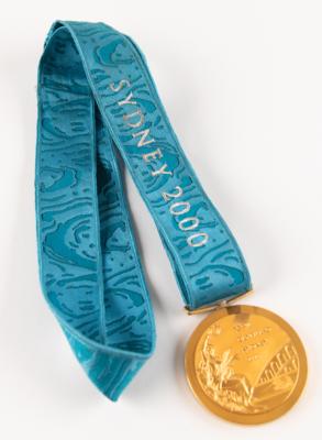 Lot #3104 Sydney 2000 Summer Olympics Gold Winner's Medal for Taekwondo - Image 5