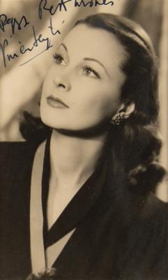 Lot #834 Vivien Leigh Signed Photograph - Image 1