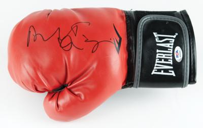 Lot #786 Robert De Niro Signed Boxing Glove - Image 1