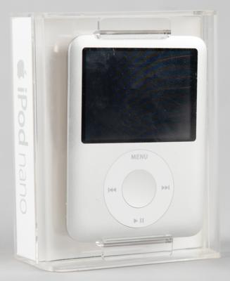 Lot #4229 Apple iPod Nano (3rd Generation, Sealed - Silver, 4GB) - Image 1