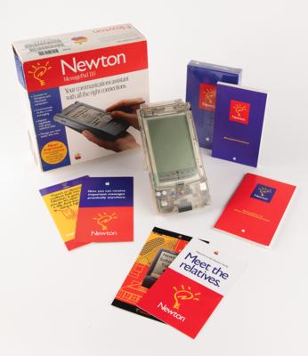 Lot #4073 Apple Newton MessagePad 110 - Elusive