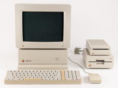 Lot #4058 Apple IIGS 'Woz Edition' Computer with