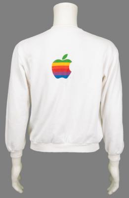 Lot #4120 Apple Computer Macintosh 1986 Chinese Technical Seminar Sweatshirt with 'Rainbow' Logo - Image 2